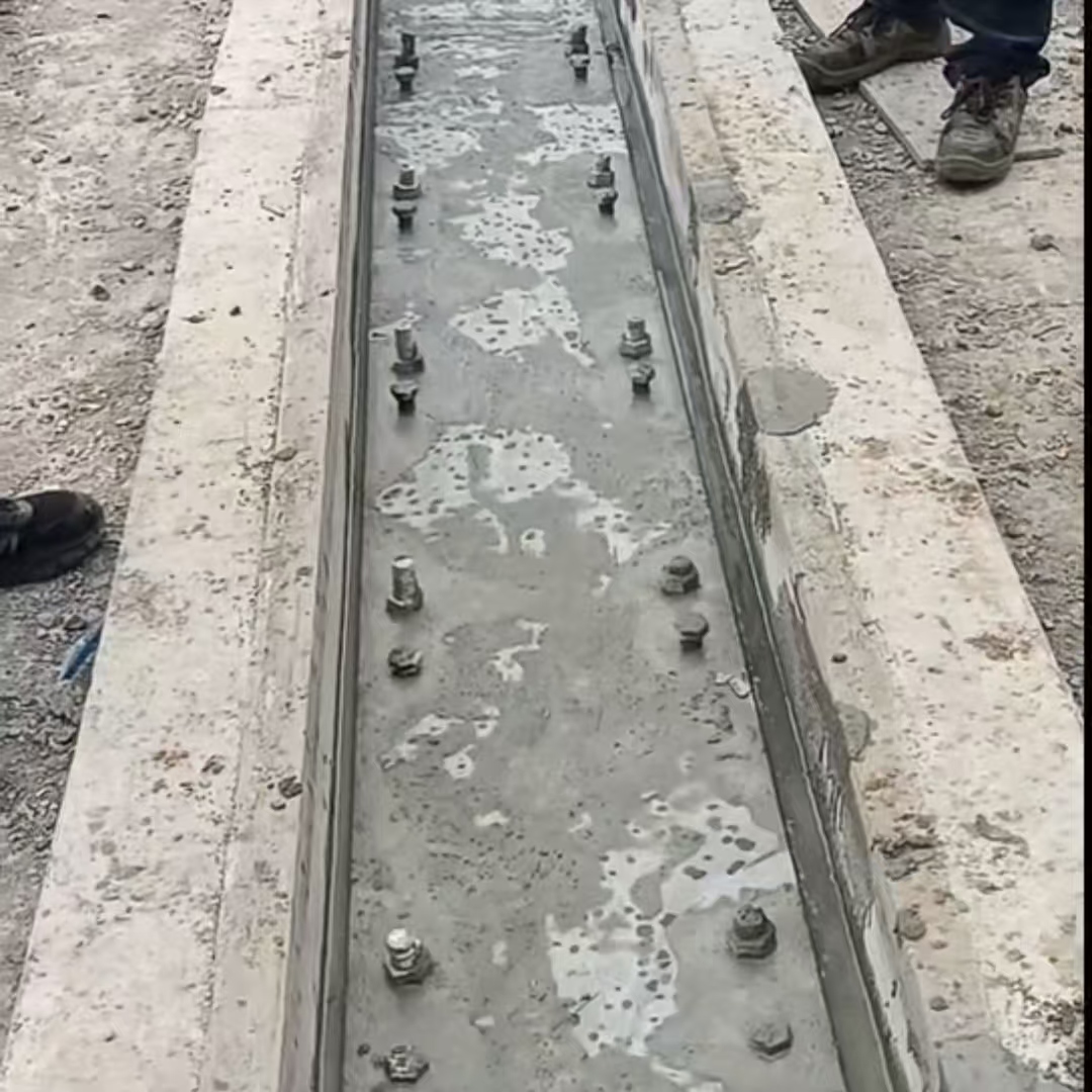 信阳港口码头起重机龙门吊重型机械设备稳固用早强快凝轨道胶泥